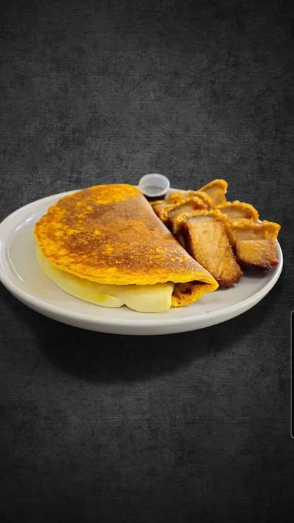 Cachapa con Queso y Lomo